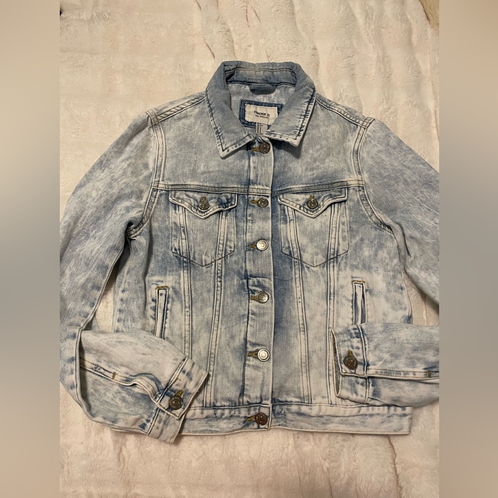 SOLD Forever 21